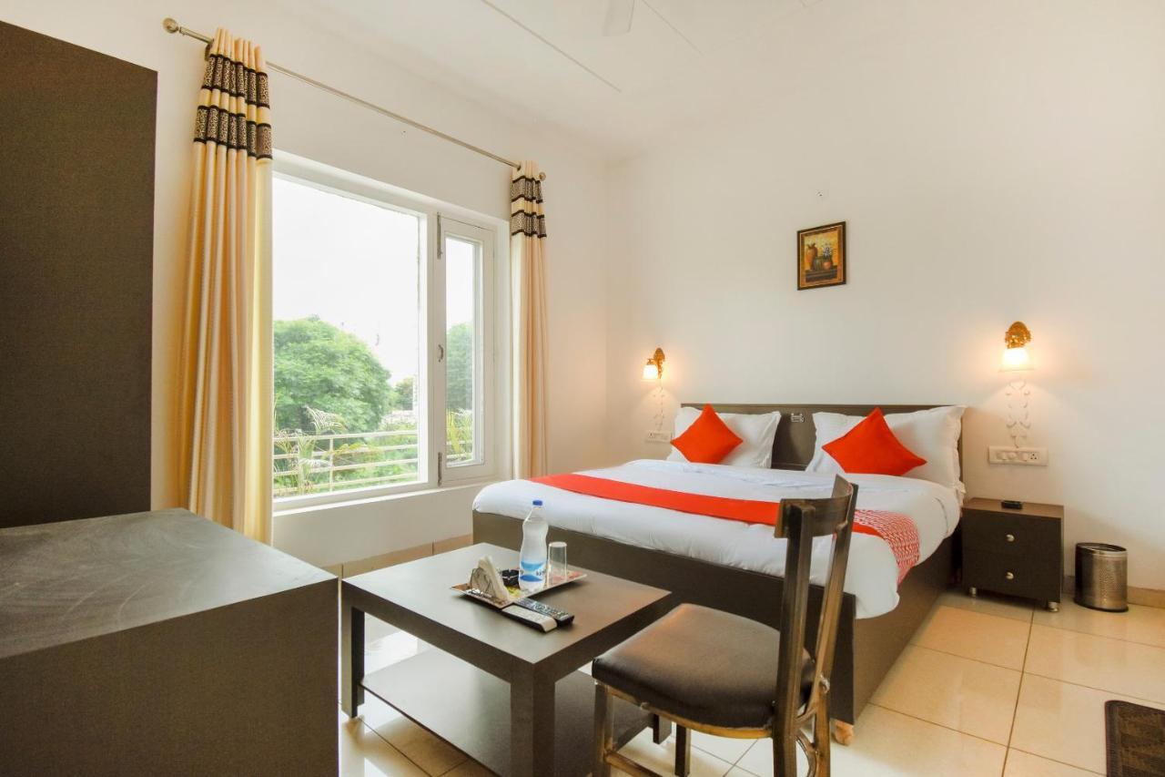 โอโย 75460 สกายไฮ เรซิเดนซี Hotel ลูดิฮานา ภายนอก รูปภาพ